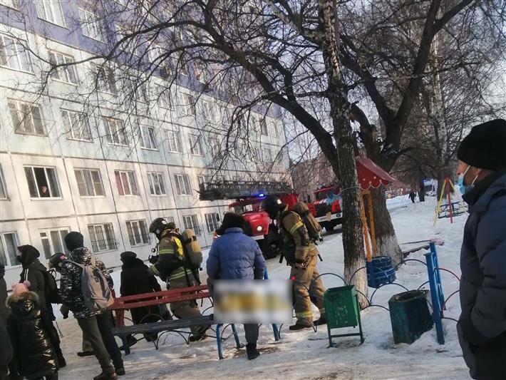 Житель Кузбасса поблагодарил бойцов Росгвардии за спасение дочери и внучки на пожаре