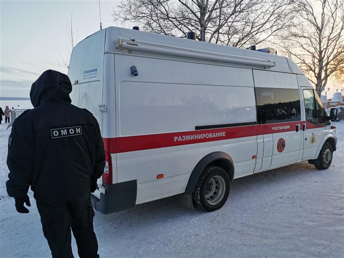 Сотрудники Росгвардии в Карелии обеспечили правопорядок при проведении фестиваля снежных и ледовых скульптур 