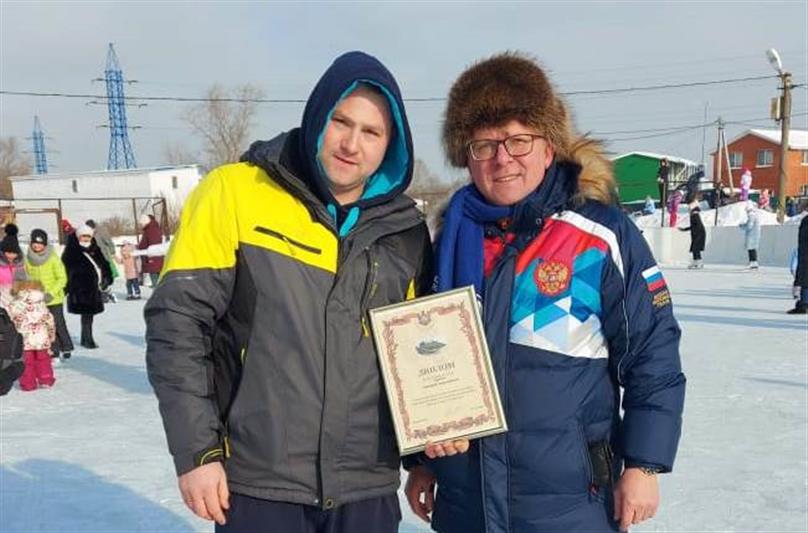 Депутат Мособлдумы поблагодарил сотрудника Росгвардии за вклад в развитие спорта в Воскресенске