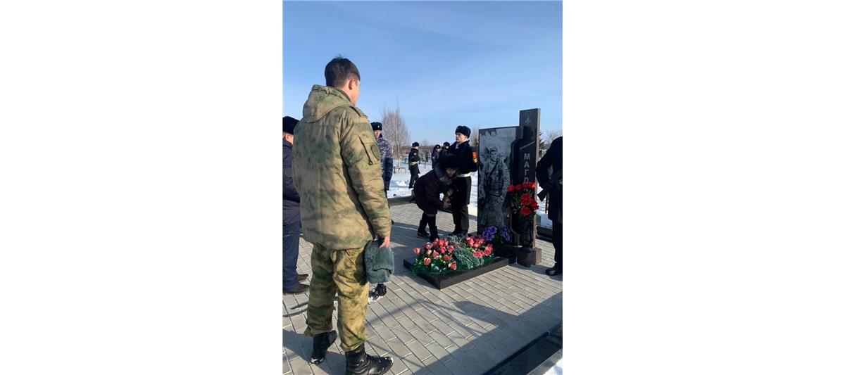 Военнослужащие новосибирского отряда специального назначения «Ермак» почтили память боевого товарища