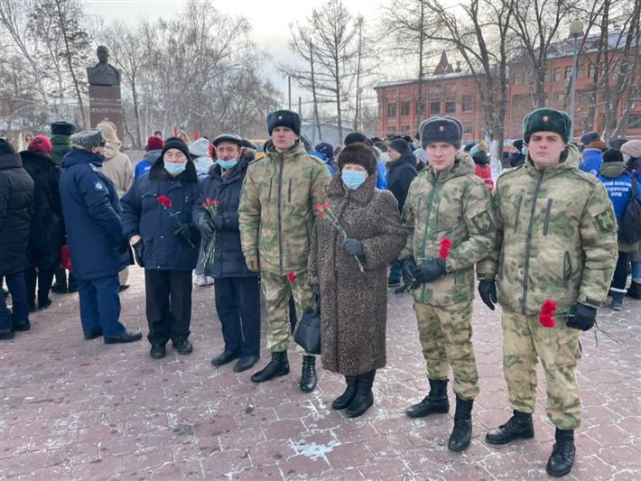 В Омске росгвардейцы почтили память генерал-лейтенанта Дмитрия Карбышева 