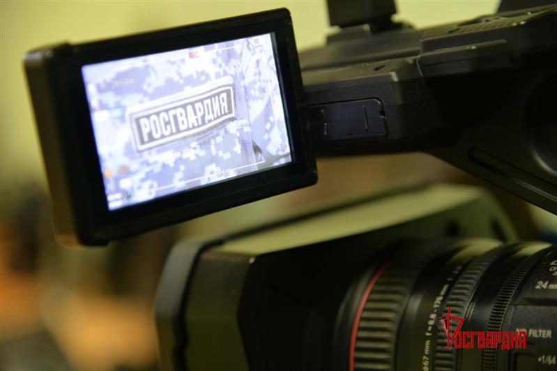 В Уральском округе стартовала акция «Один день на службе в Росгвардии»