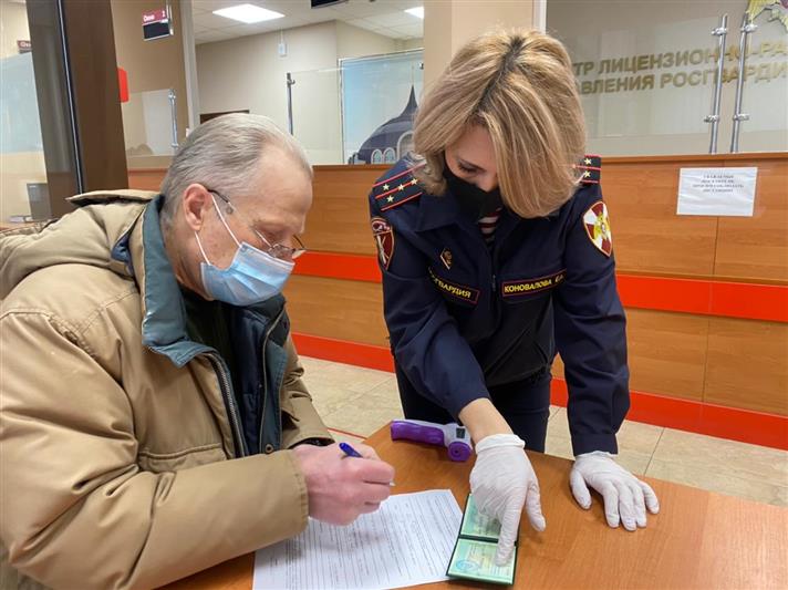 Количество владельцев огнестрельного оружия в Центральном федеральном округе за год снизилось более чем на 23 тысячи человек
