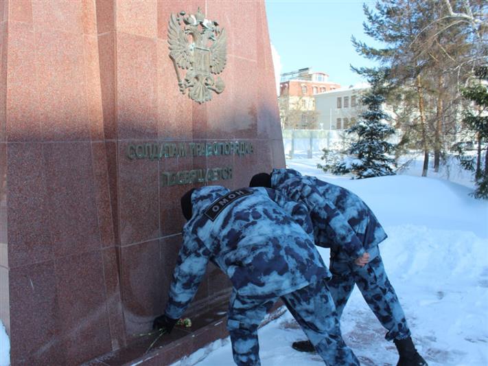 Торжественные мероприятия ко Дню защитника Отечества проходят в Сибирском округе Росгвардии 