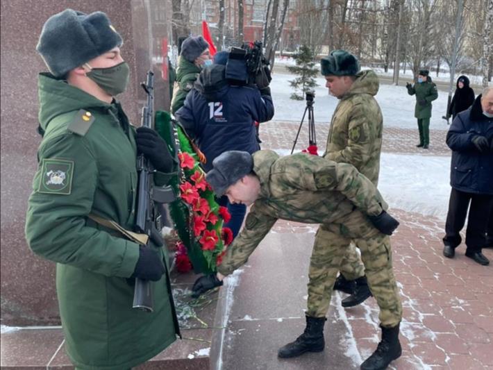 В Омске росгвардейцы почтили память генерал-лейтенанта Дмитрия Карбышева 