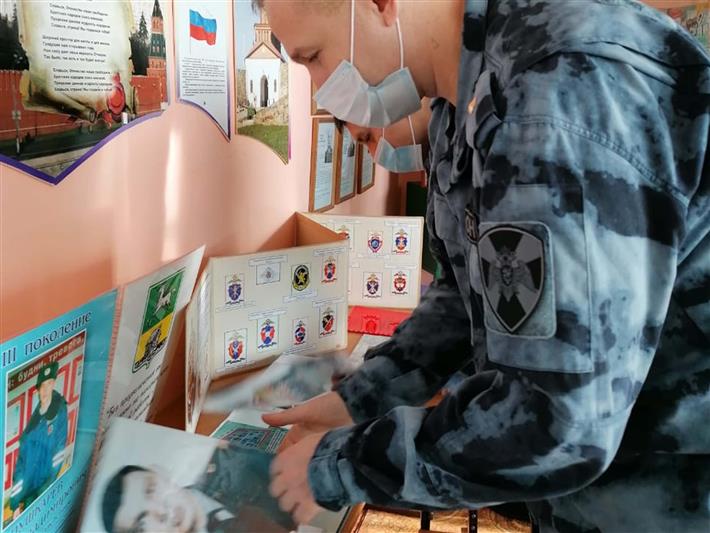 В Кузбассе омоновцы провели в школе, в которой учился их погибший товарищ, урок мужества