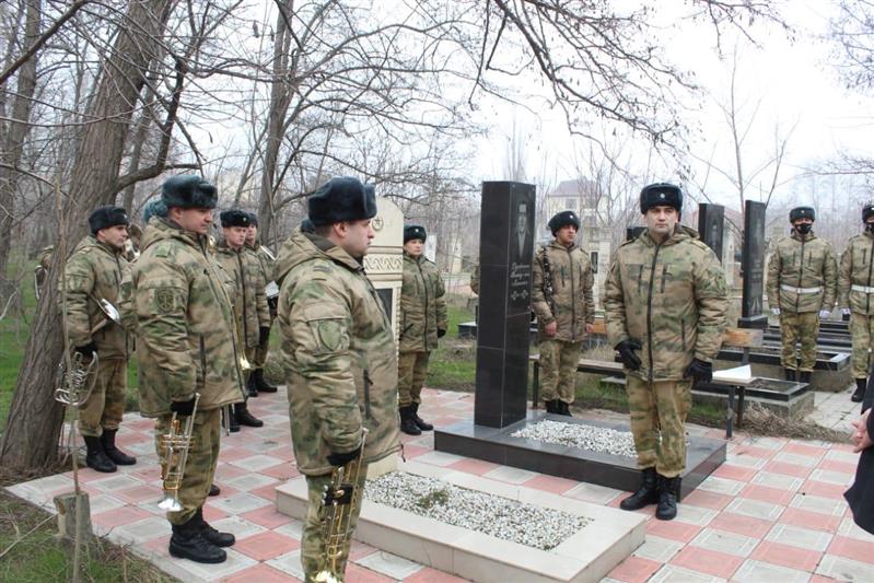 В Дагестане почтили память павшего воина правопорядка
