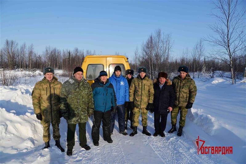 На Ямале росгвардейцы приняли участие в облагораживании мест захоронения погибших военнослужащих