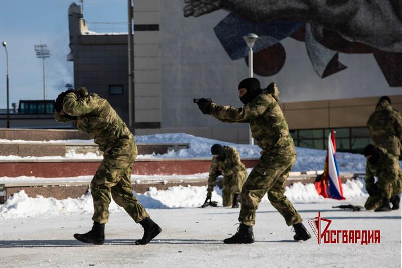 Росгвардия устроила праздник для кадетов ведомства, подшефных школьников и жителей Екатеринбурга (видео)