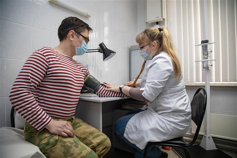 В Нижегородской области более 350 росгвардейцев привились от коронавируса