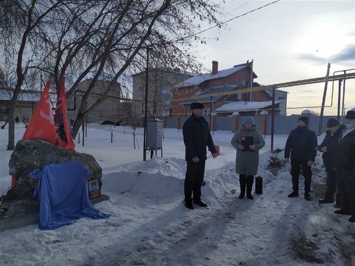 В Зауралье ветераны войск правопорядка приняли участие в открытии памятной плиты Герою Советского Союза Михаилу Шумилову