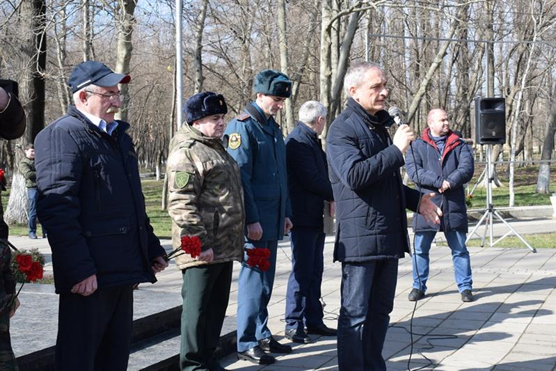 В Дагестане росгвардейцы почтили память павших защитников Отечества