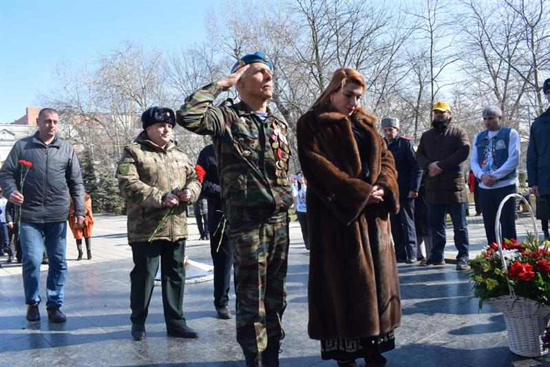 В Дагестане росгвардейцы почтили память павших защитников Отечества