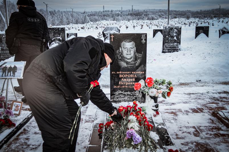 В мурманском СОБР почтили память погибших сотрудников