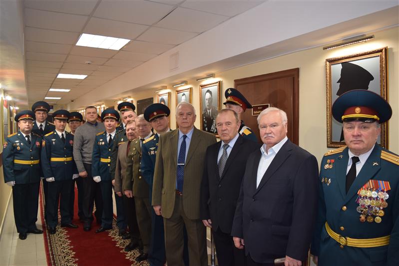 В воинской части Приволжского округа Росгвардии открыли аллею командиров