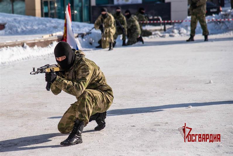 Росгвардия устроила праздник для кадетов ведомства, подшефных школьников и жителей Екатеринбурга (видео)