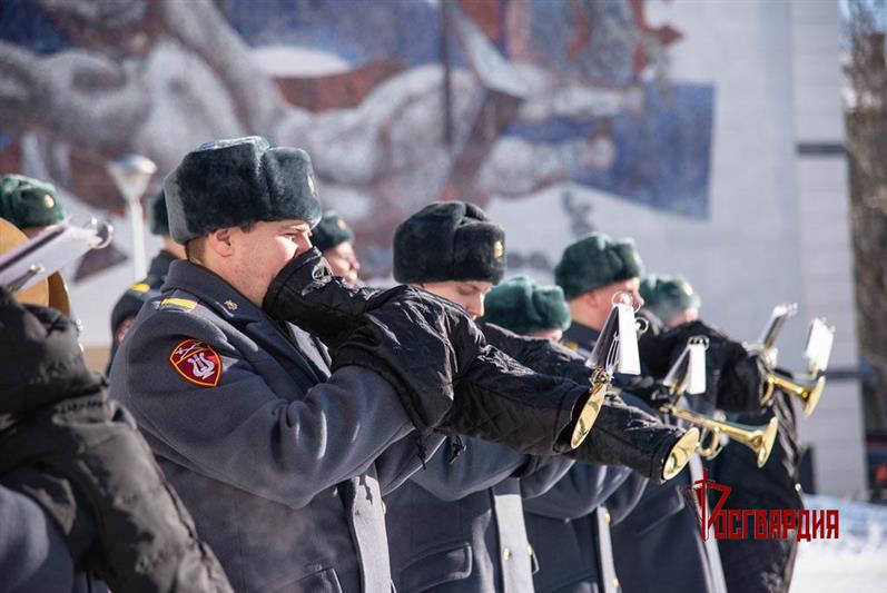 Росгвардия устроила праздник для кадетов ведомства, подшефных школьников и жителей Екатеринбурга (видео)
