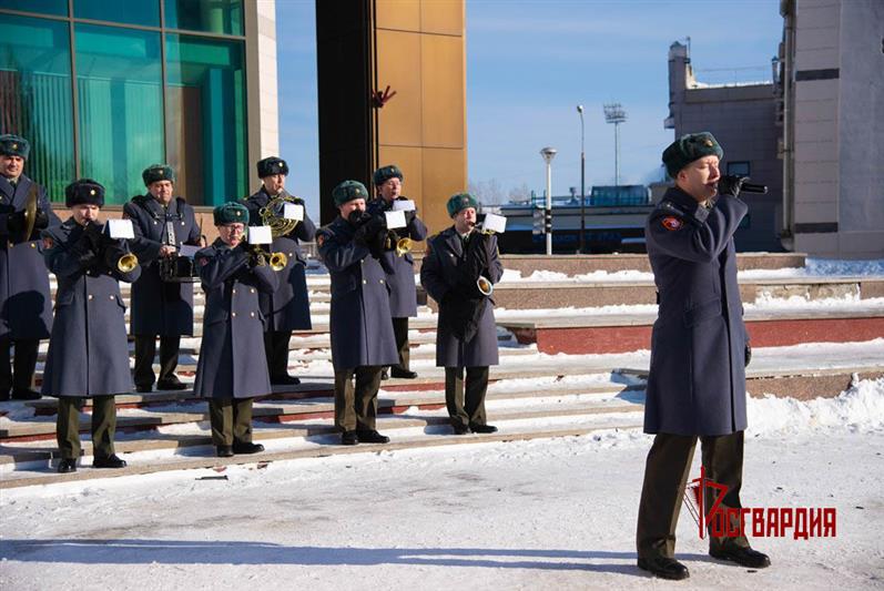 Росгвардия устроила праздник для кадетов ведомства, подшефных школьников и жителей Екатеринбурга (видео)