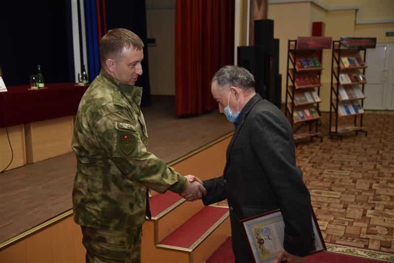 Командир грозненского соединения Росгвардии провел рабочую встречу с педагогическим составом ведомственных учебных заведений