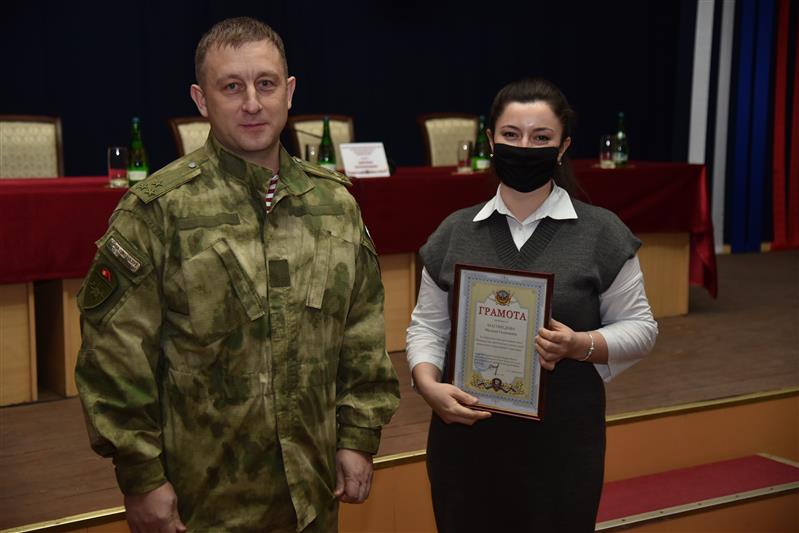 Командир грозненского соединения Росгвардии провел рабочую встречу с педагогическим составом ведомственных учебных заведений
