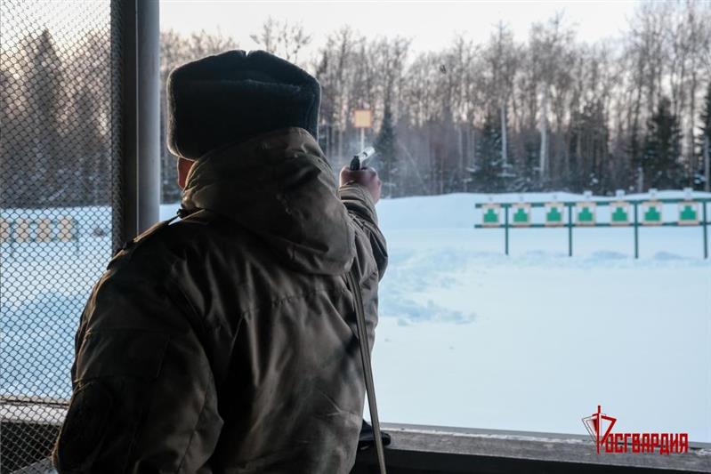 В Уральском округе стартовала акция «Один день на службе в Росгвардии»