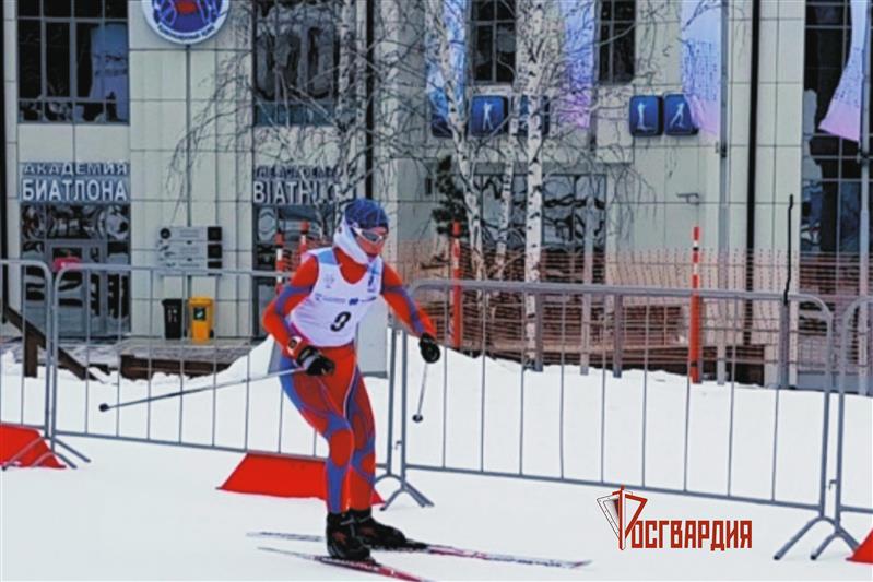 В Красноярске сотрудники Росгвардии приняли участие в межведомственных соревнованиях по служебному двоеборью
