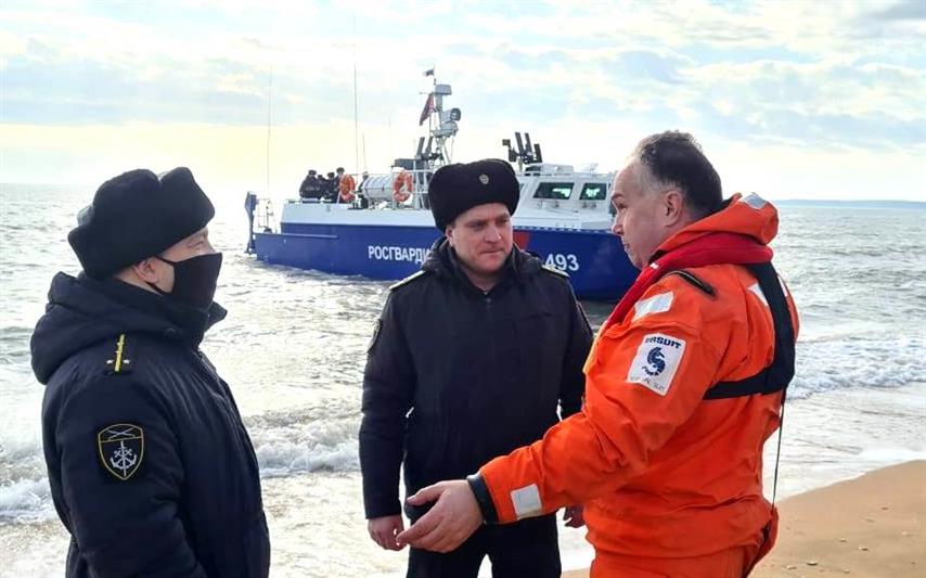 Моряки Росгвардии в Керчи приняли участие в реконструкции событий легендарной десантной операции периода Великой Отечественной войны