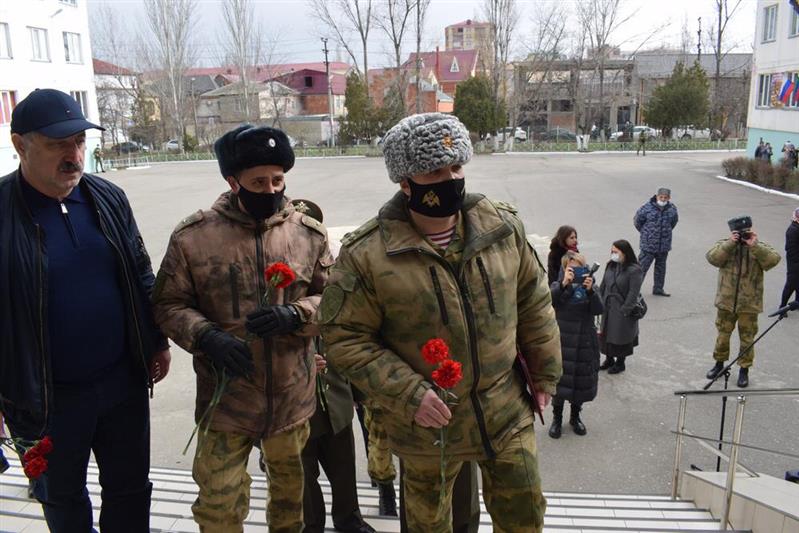 В Дагестане почтили память павшего воина правопорядка