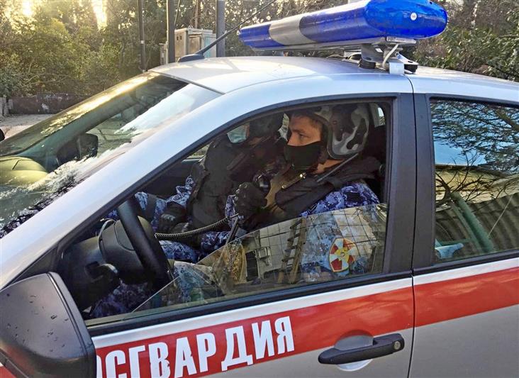 В Симферополе росгвардейцы пресекли угон автомобиля каршеринга 