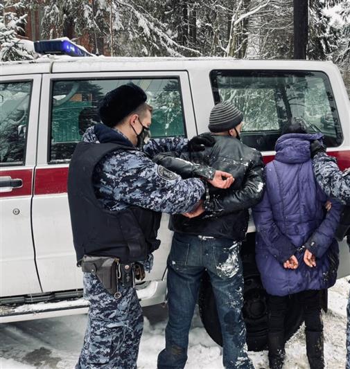 Во Всеволожске сотрудники Росгвардии задержали злоумышленников,  совершивших разбойное нападение на прохожего