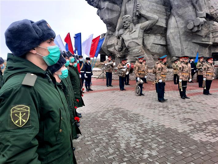 В Керчи военнослужащие Росгвардии приняли участие в патриотической акции