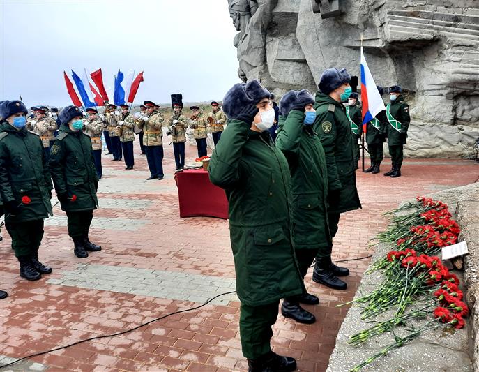 В Керчи военнослужащие Росгвардии приняли участие в патриотической акции
