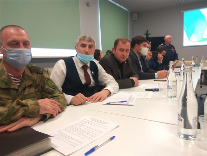 Военнослужащий Росгвардии стал участником круглого стола Министерства молодежи Дагестана