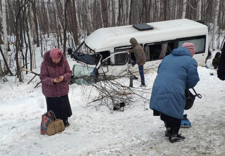 На Дальнем Востоке росгвардеец оказал помощь пострадавшим в ДТП людям