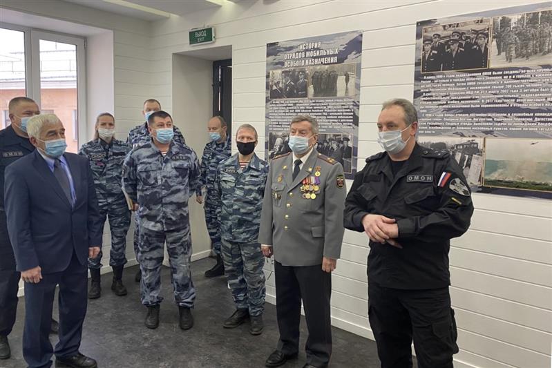 В петербургском ОМОН поздравили ветеранов отряда с памятной датой