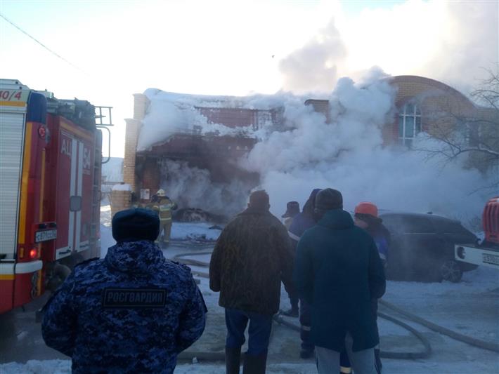 В Нижегородской области росгвардейцы спасли из пожара двух детей