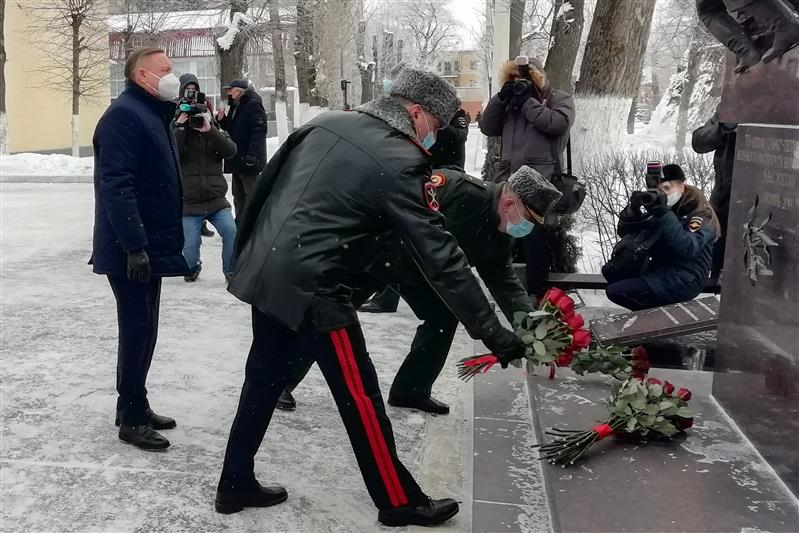 Губернатор Санкт-Петербурга посетил  военный институт войск национальной гвардии РФ