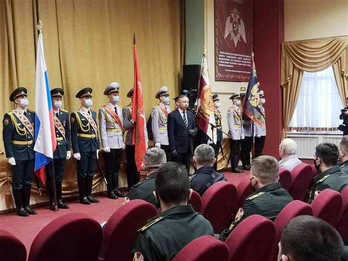 Губернатор Санкт-Петербурга посетил  военный институт войск национальной гвардии РФ