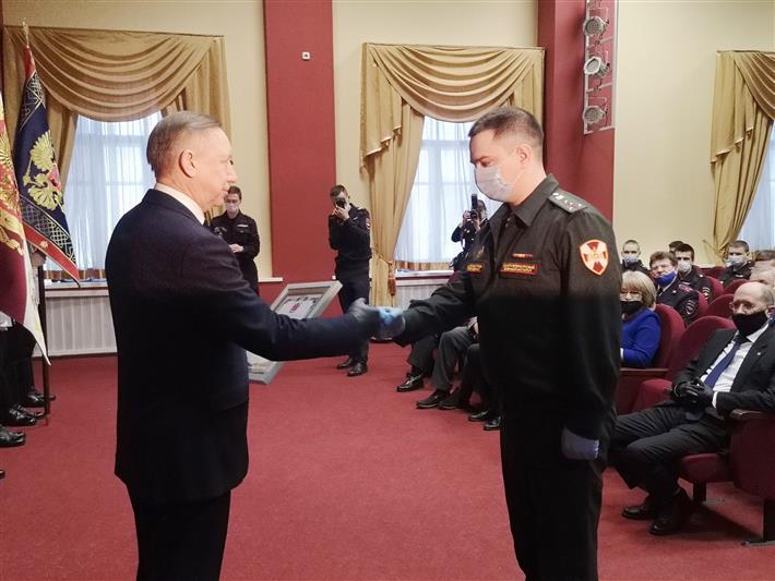 Губернатор Санкт-Петербурга посетил  военный институт войск национальной гвардии РФ
