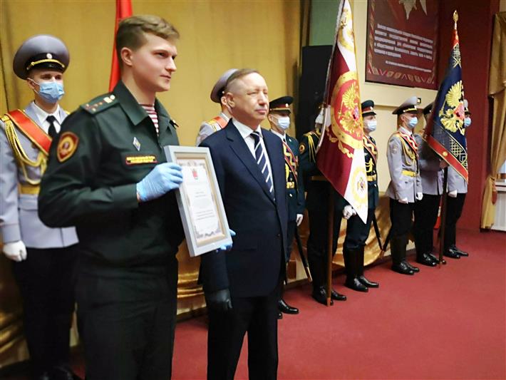 Губернатор Санкт-Петербурга посетил  военный институт войск национальной гвардии РФ