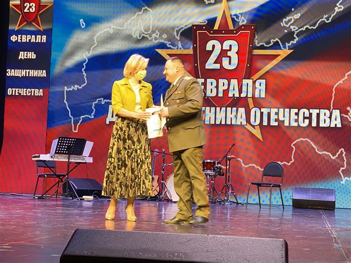 Ансамбль песни и пляски Северо-Кавказского округа Росгвардии поздравил жителей Железноводска с Днем защитника Отечества