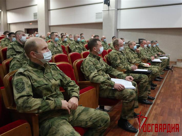 В Уральском округе Росгвардии стартовали сборы кандидатов на поступление в военные академии и университеты Минобороны