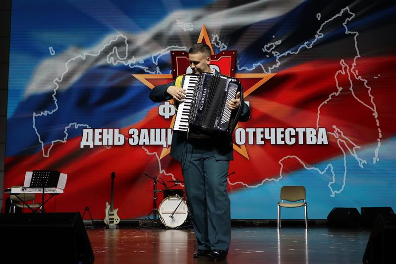 Ансамбль песни и пляски Северо-Кавказского округа Росгвардии выступил в Пятигорске ко Дню защитника Отечества