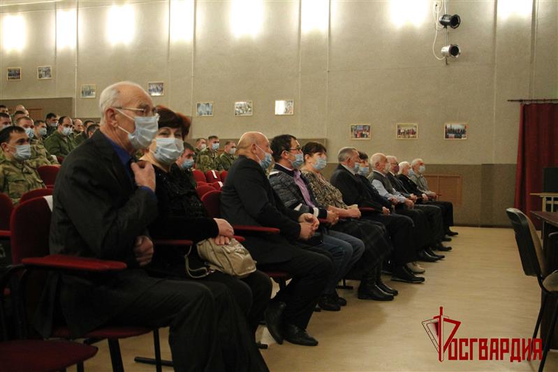 На Урале военно-музыкальные и самодеятельные творческие коллективы Росгвардии подготовили праздничные концерты к 23 февраля (видео)