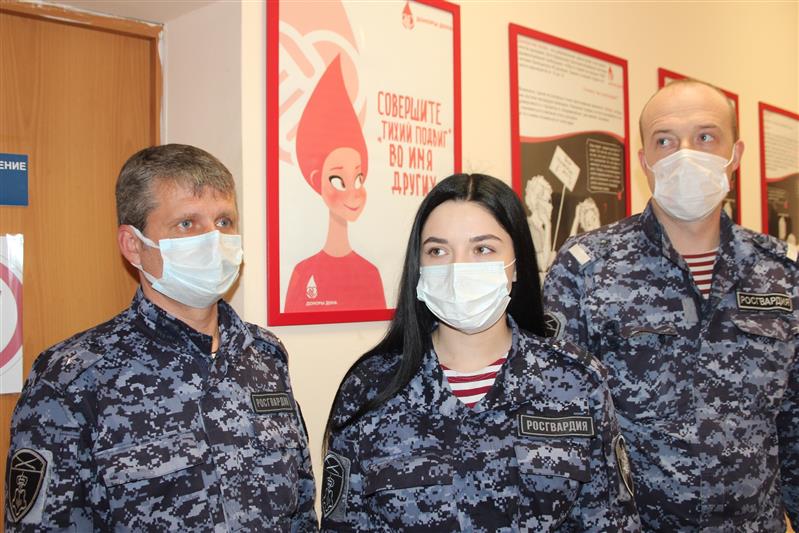 В Ростове-на-Дону росгвардейцы приняли участие в донорской акции (фото, видео) 