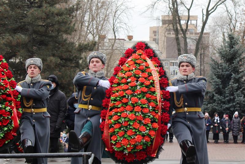 В Ростове-на-Дону росгвардейцы приняли участие в торжественных мероприятиях в честь Дня защитника Отечества