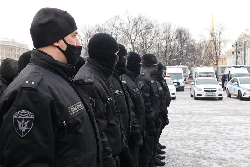 Сотрудники петербургского ОМОН приняли участие в построении сил и средств, участвующих в охране правопорядка 