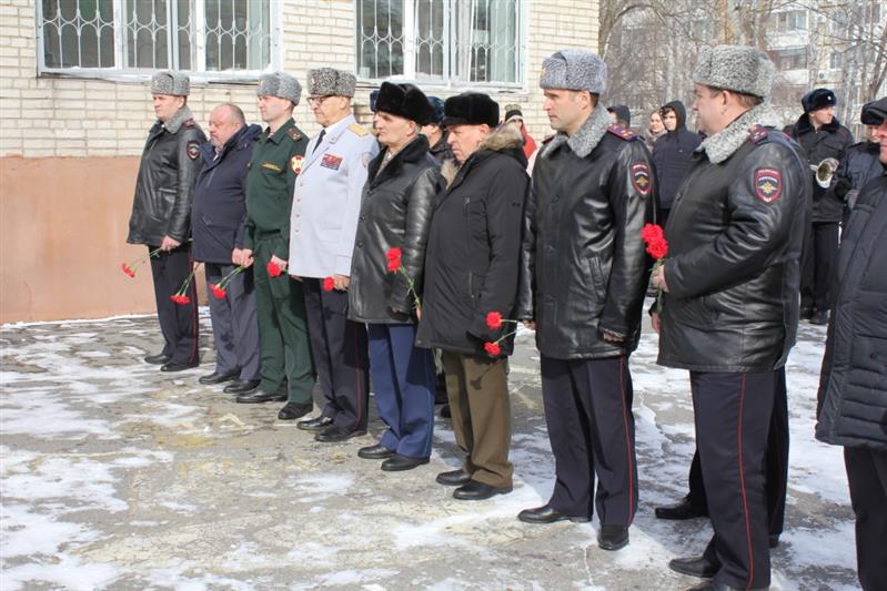 Мемориальную доску героически погибшему офицеру СОБР открыли в Хабаровске 