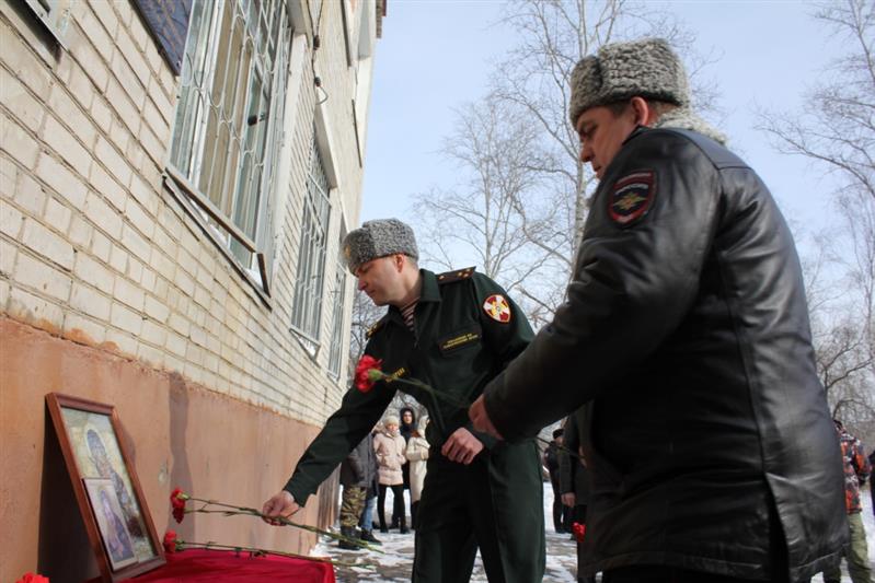 Мемориальную доску героически погибшему офицеру СОБР открыли в Хабаровске 