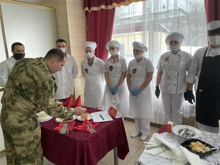 Конкурс поварского мастерства прошёл в Иркутске среди военнослужащих Росгвардии (видео)